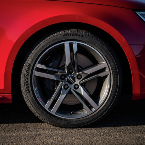 Легковая шина Bridgestone Potenza Sport 255/45 R19 104Y