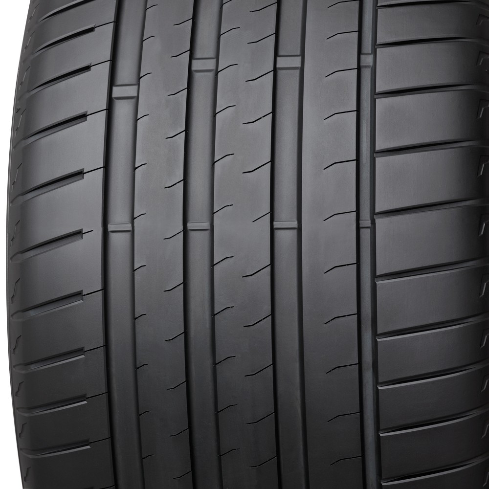 Легковая шина Bridgestone Potenza Sport 225/45 R18 95Y