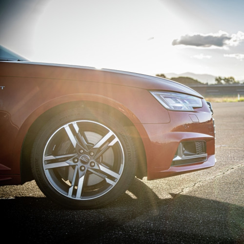 Легковая шина Bridgestone Potenza Sport 305/30 R20 103Y