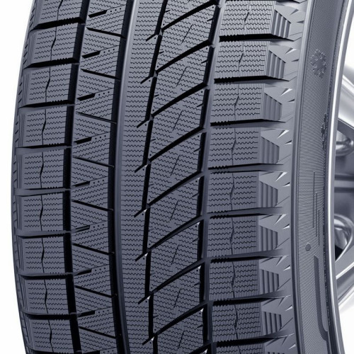 Легковая шина Sailun Ice Blazer Arctic Evo 235/55 R20 105V