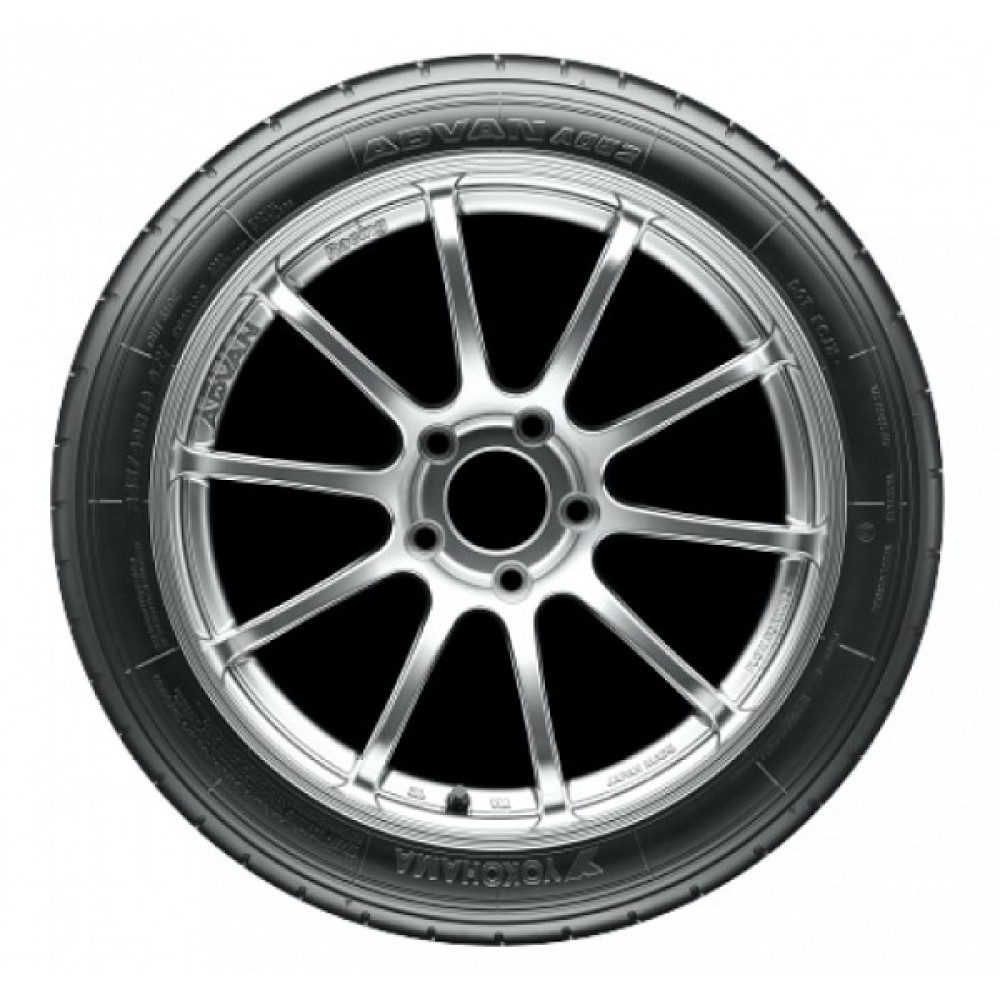 Легковая шина Yokohama Advan A052 225/40 R18 92Y